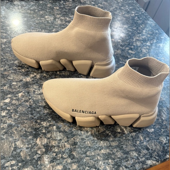 BALENCIAGA WOMEN'S SPEED 2.0 RECYCLED KNIT SOCK SNEAKER IN BEIGE SIZE 7 - Picture 4 of 13